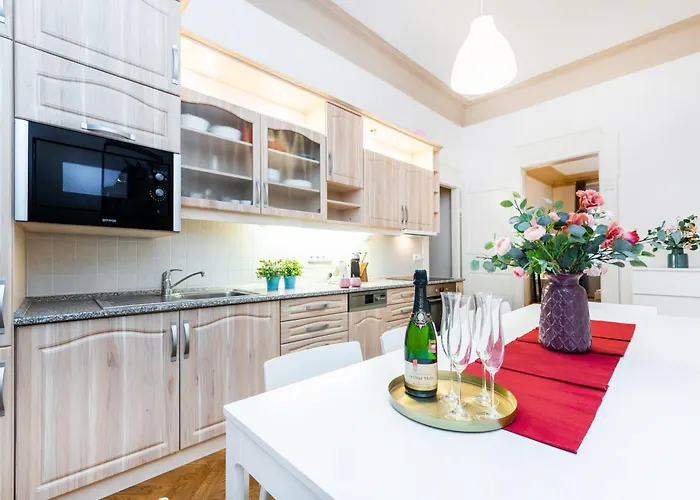 Apartamento 2bdr Old Town Square W Fast Wi-fi *